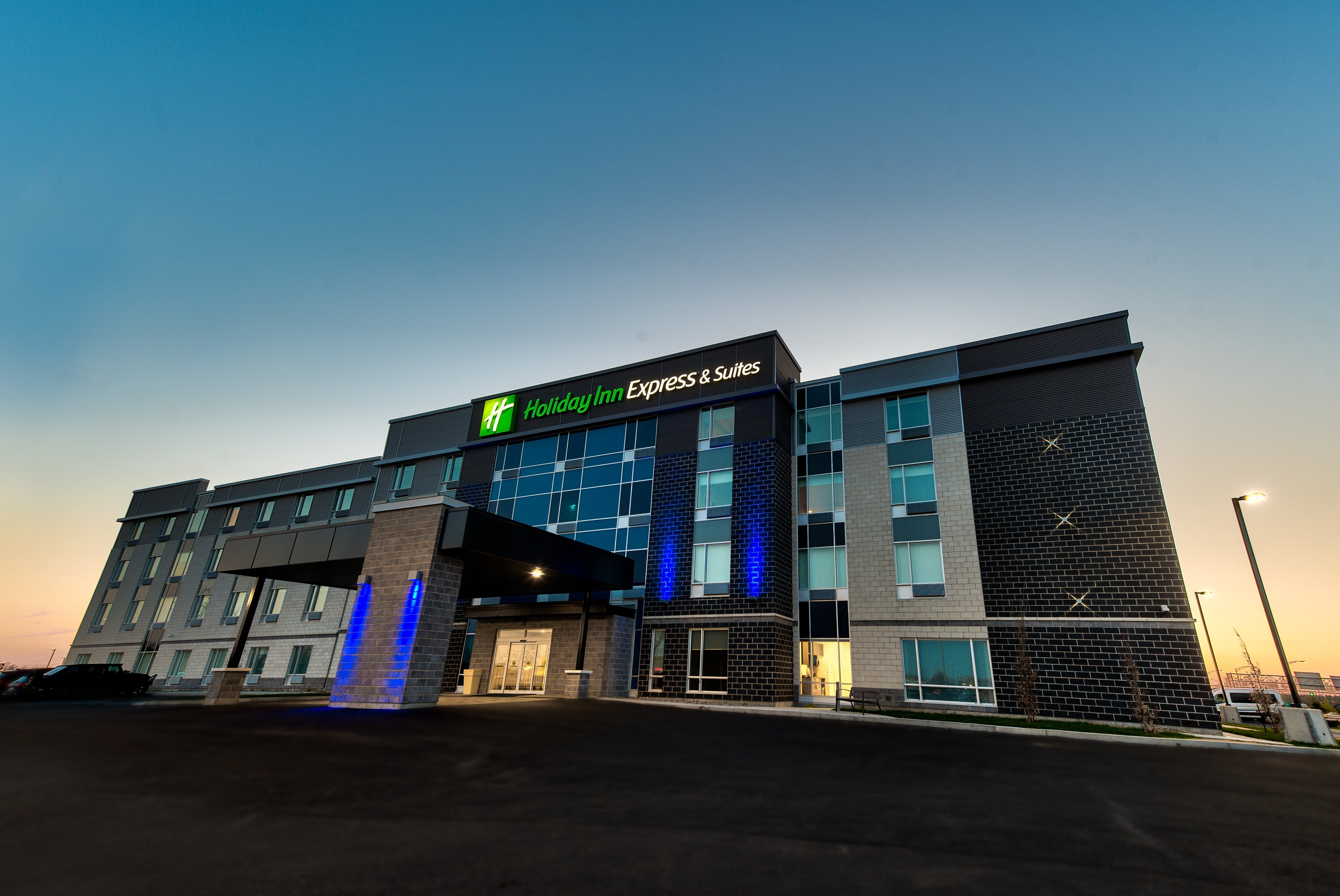 Holiday Inn Express Suites Trois Rivieres Ouest 2/72