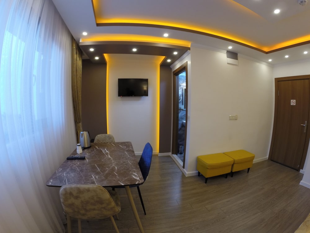 Meydan Suites 35/50