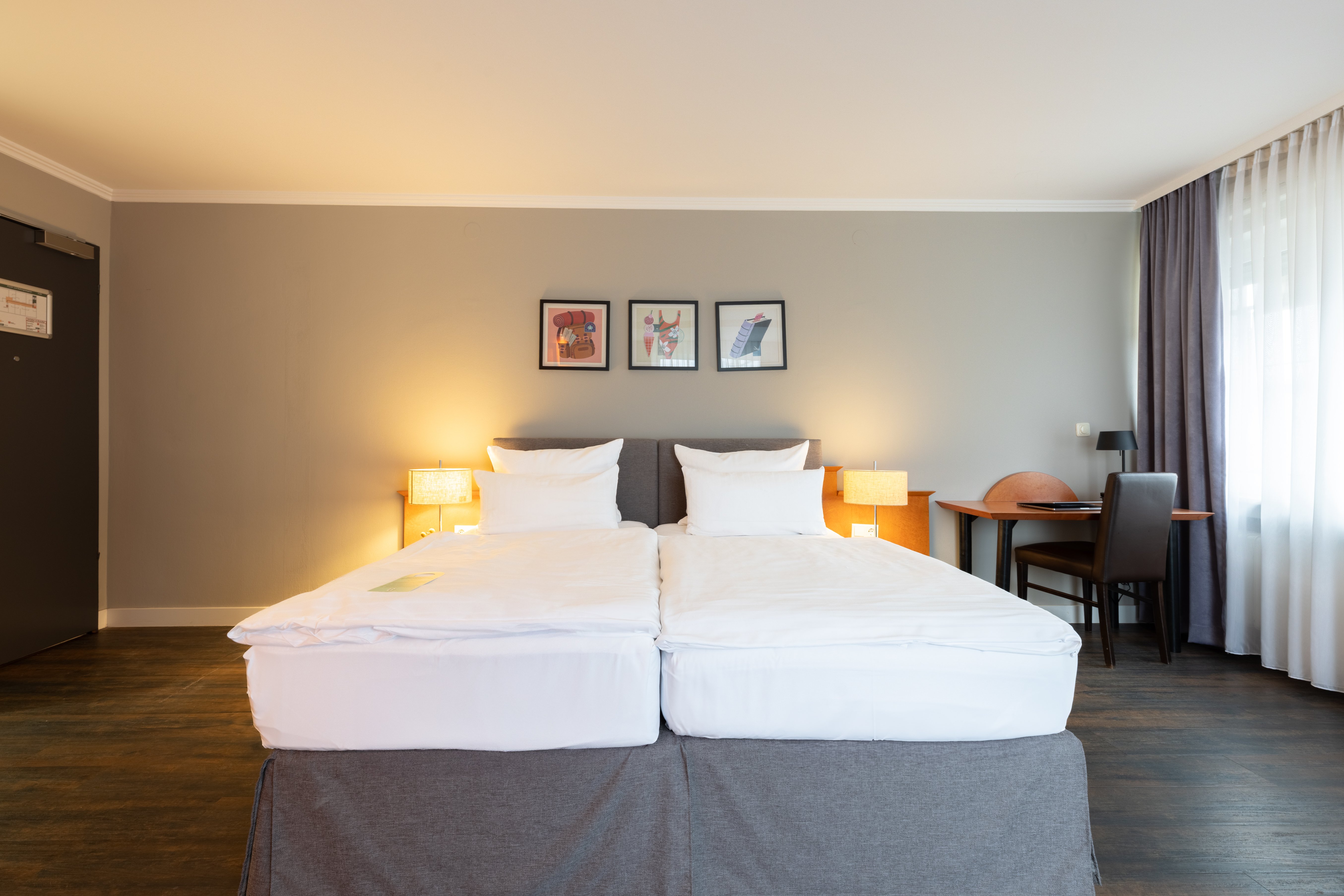 غرفة بريميوم بسرير كوين في الملحق، Garner Hotel Friedrichshafen By IHG 4/9
