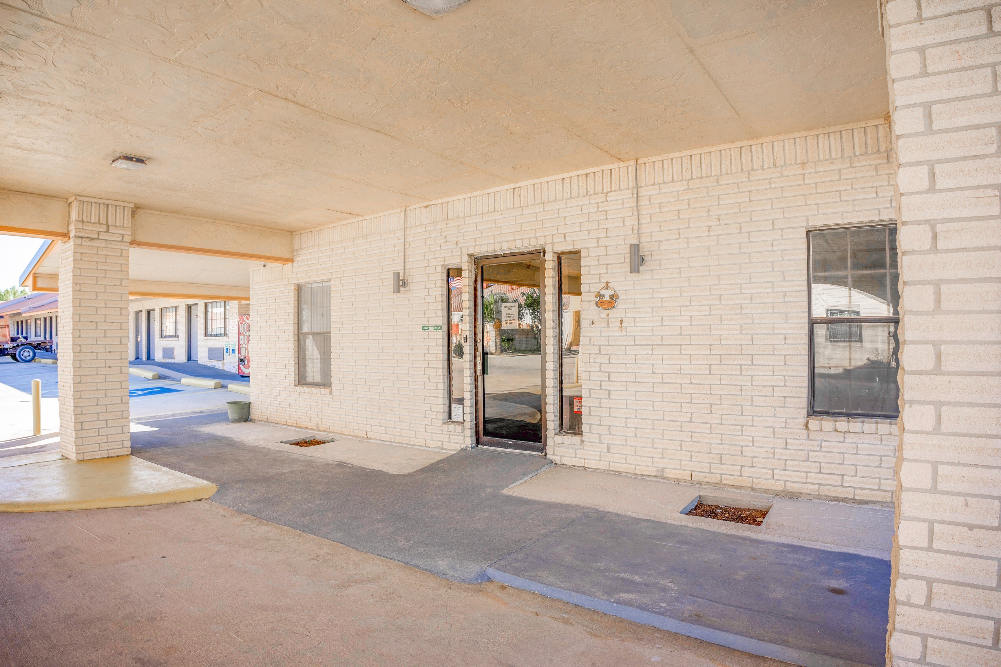 Pleasanton Executive Inn By OYO 14/42