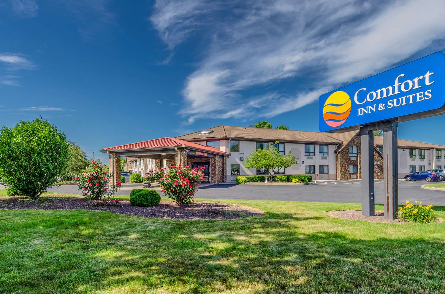 Comfort Inn & Suites West Springfield, MA 5/35