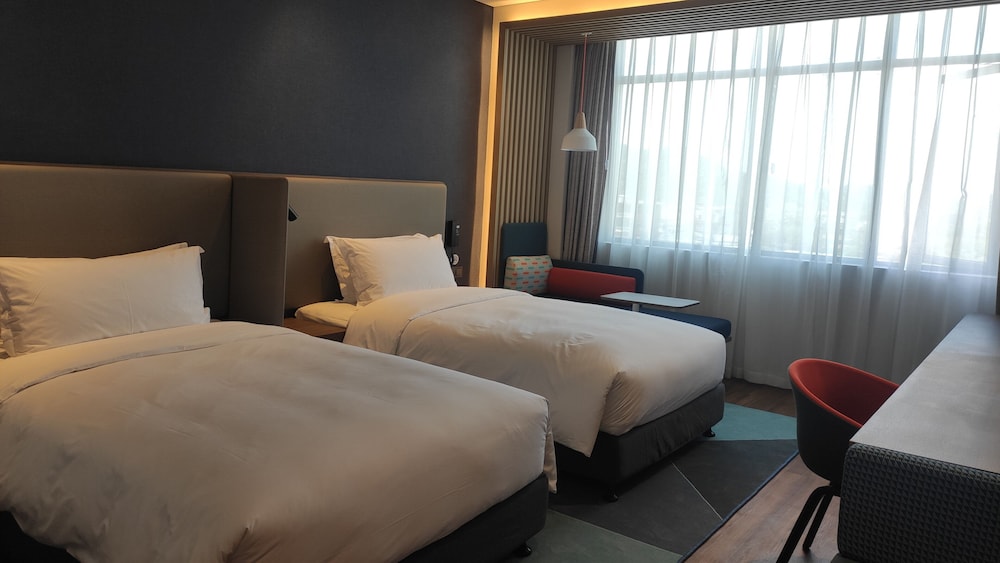 Holiday Inn Express Jingdezhen Ancient Town 19/45