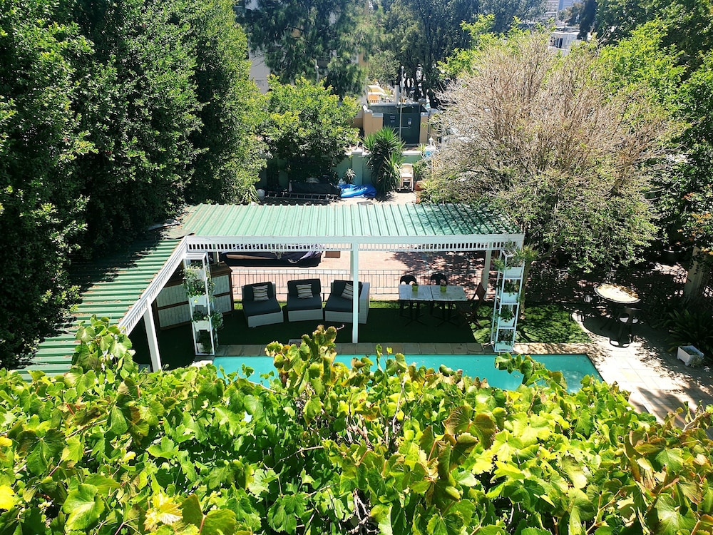 Mountain Manor Guest House 44/50