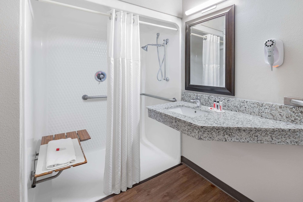 Days Inn by Wyndham Bernalillo 21/43
