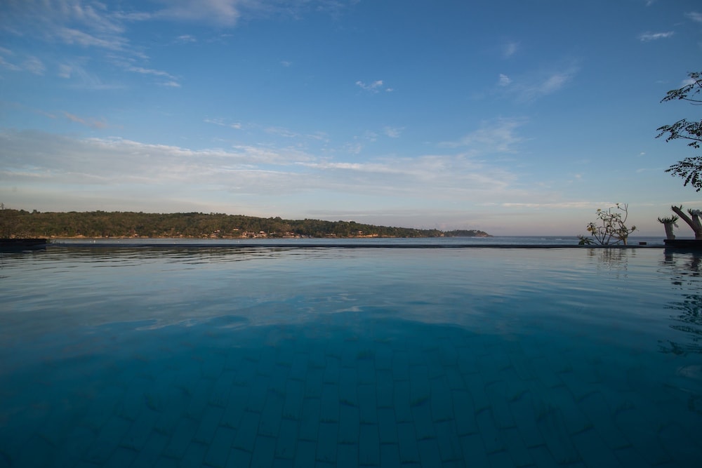 Laguna Reef Huts 53/70