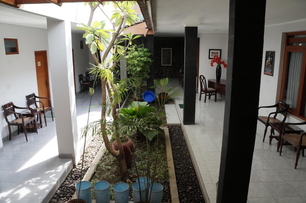 Hotel Kirana 4/54