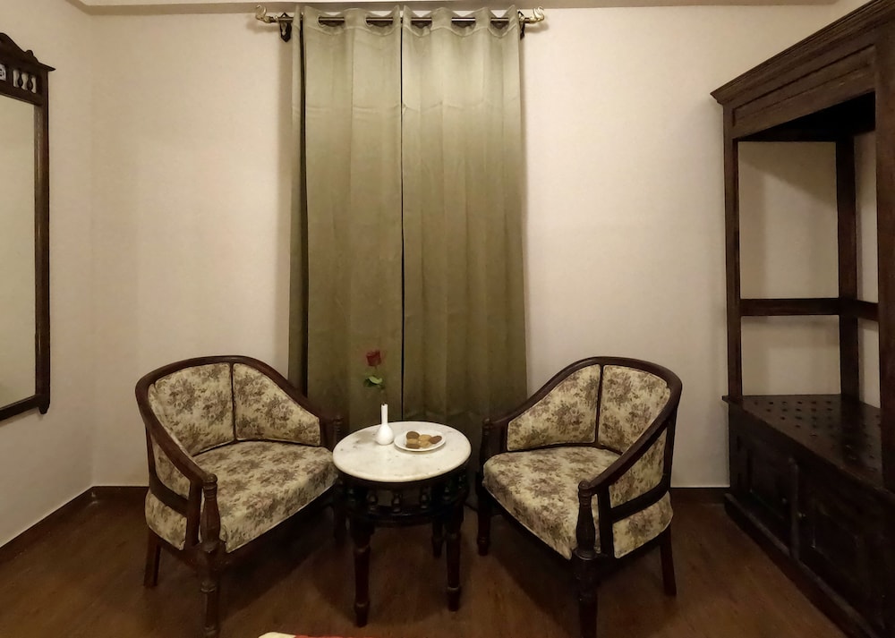 Chandra Raj Mahal 15/34