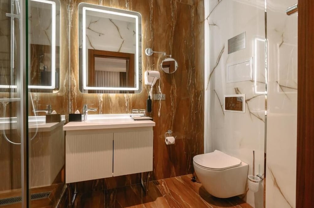 Azimut Hotel Moderno Tashkent 43/45
