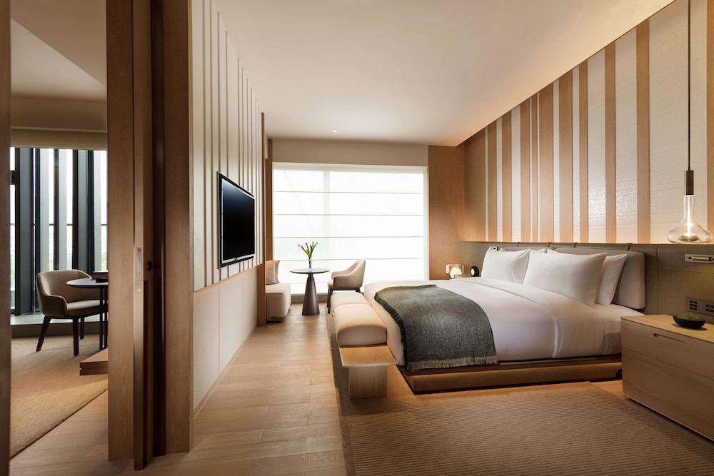 Joyze Hotel Xiamen Curio Collection By Hilton 11/38