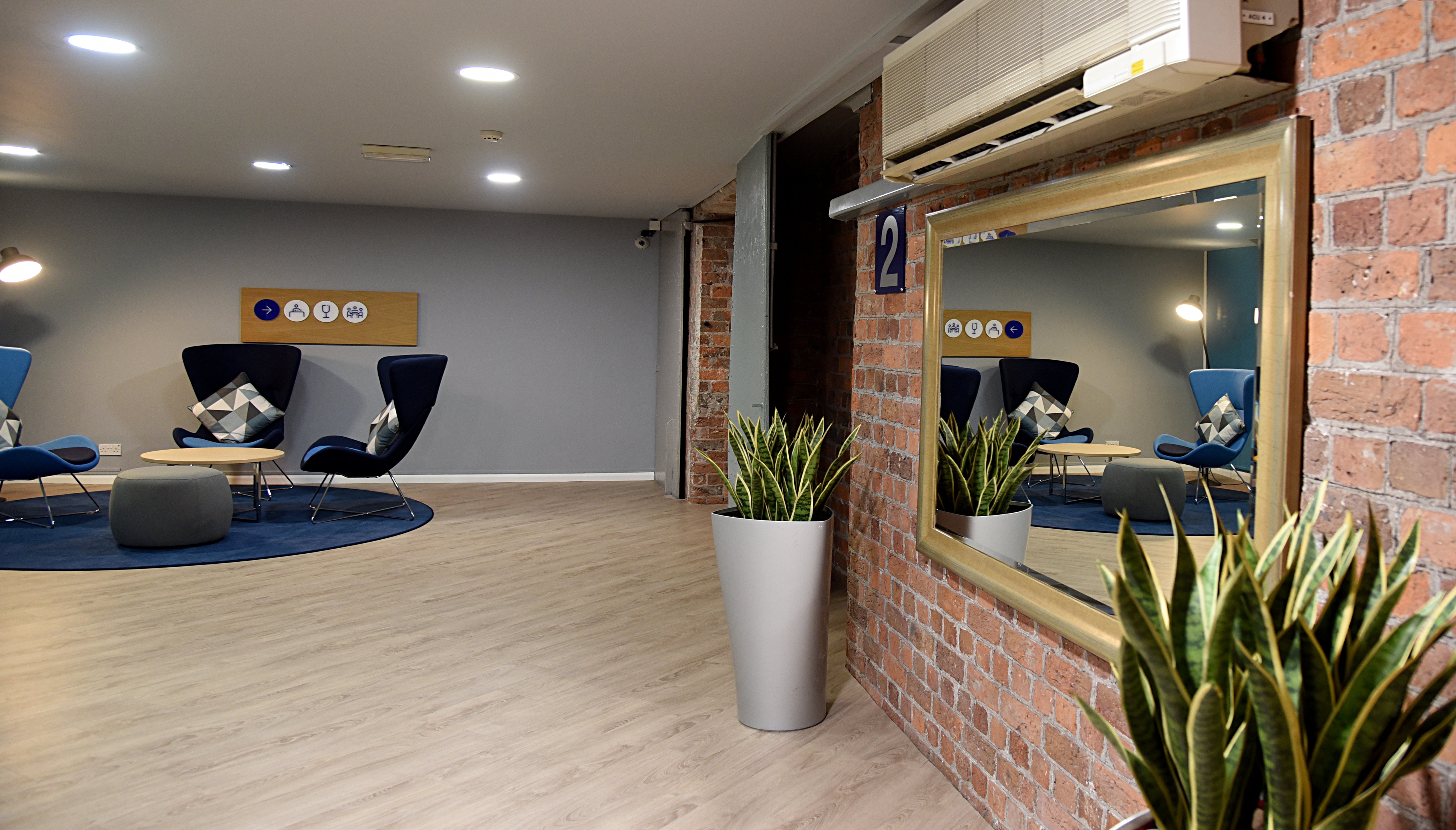 Holiday Inn Express Liverpool Royal Albert Dock 52/76