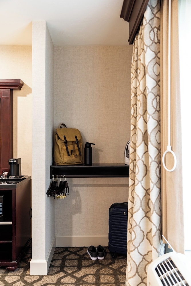 Ayres Hotel Redlands 1/38