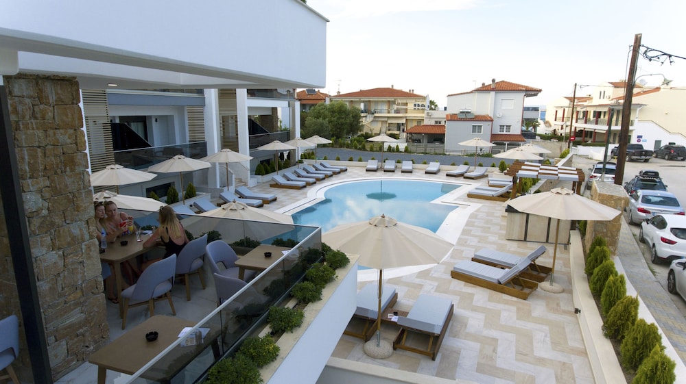 Agnes Deluxe Hotel 22/44