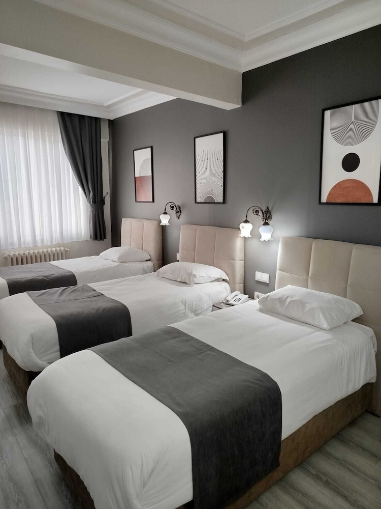 STANDARD, TRIPLE, 3 BEDS