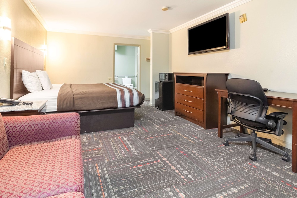 Americas Best Value Inn Houston Heights at I-45 34/40