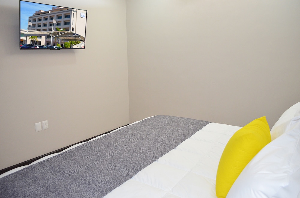 Marina Suites Mazatlan 24/46