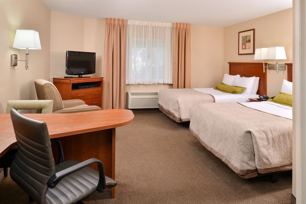 Candlewood Suites Lafayette- River Ranch 12/58