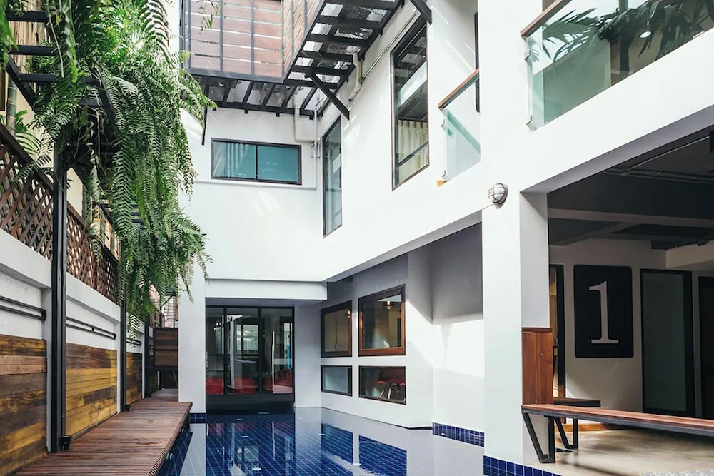33 Poshtel - Adults Only 5/50