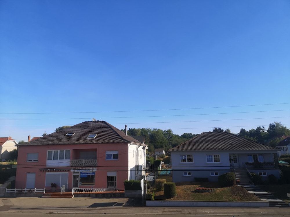 Private & Comfortable Apartments 3/51