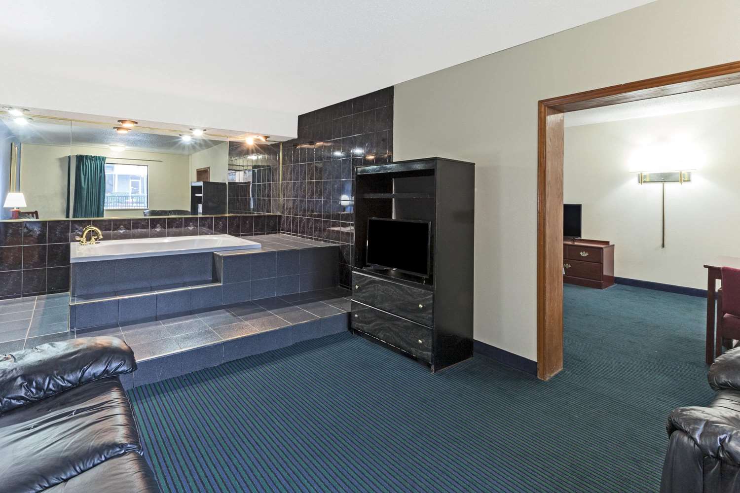 Days Inn By Wyndham Oklahoma City Fairground 15/19