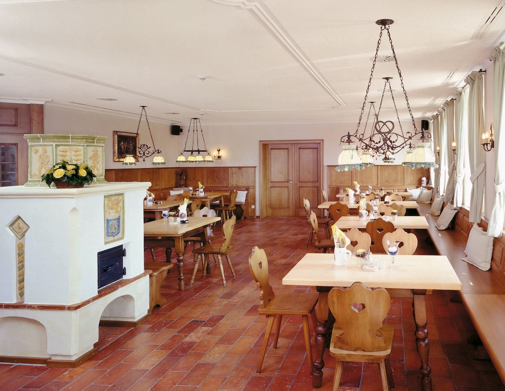 Hotel Und Landgasthof Altwirt 33/43