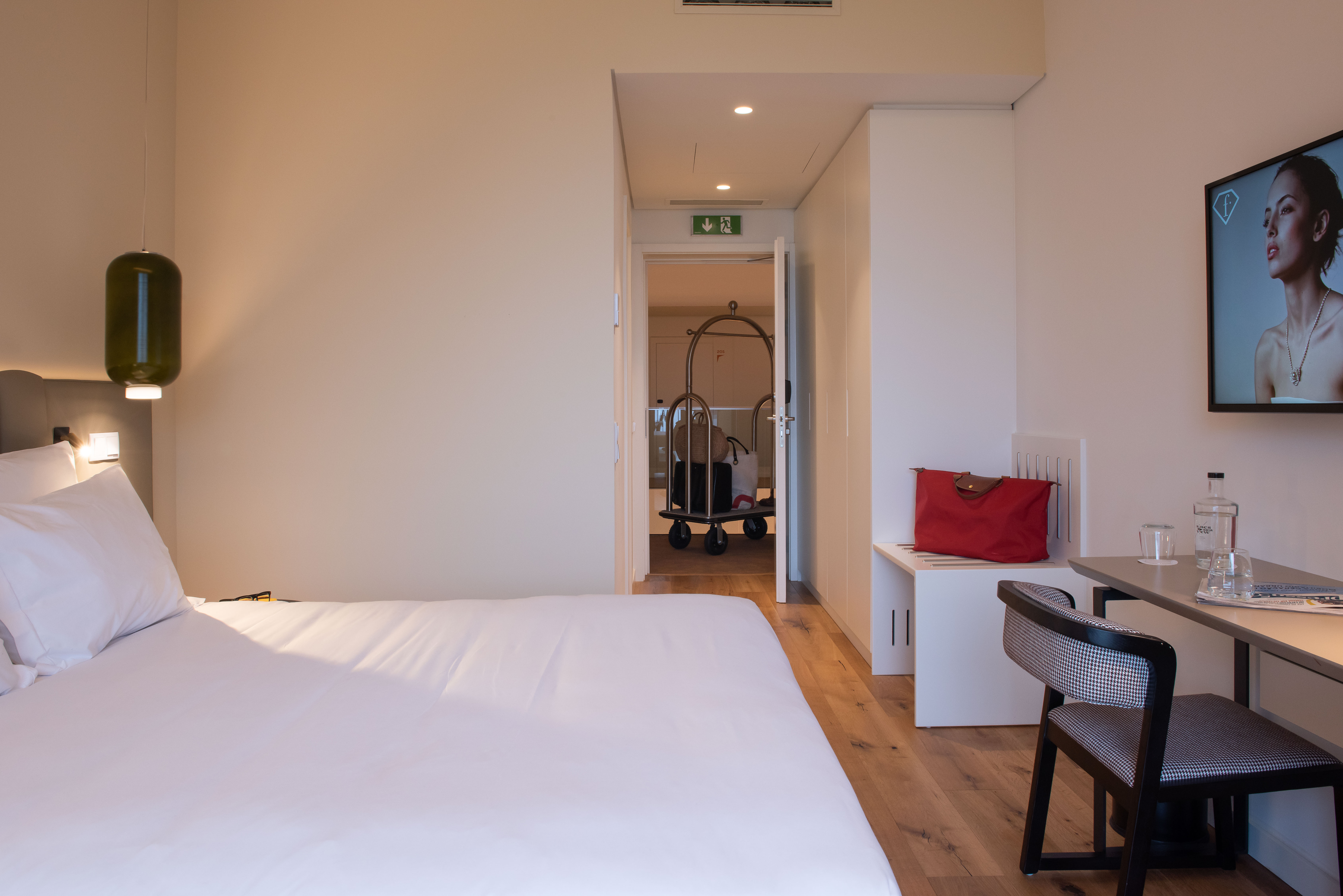 Superior, Double Bed, Lateral Side Sea View