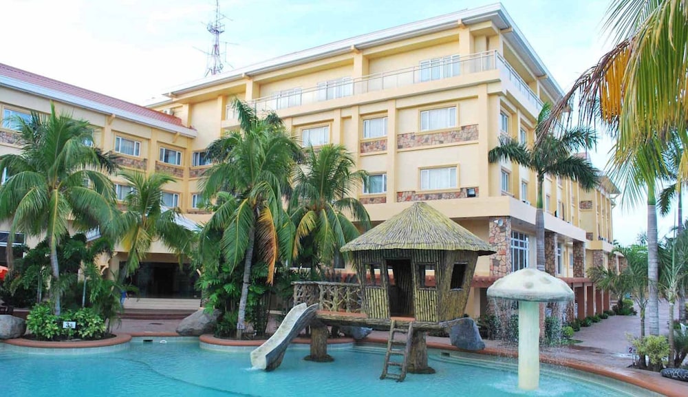 Tanza Oasis Hotel And Resort 44/50