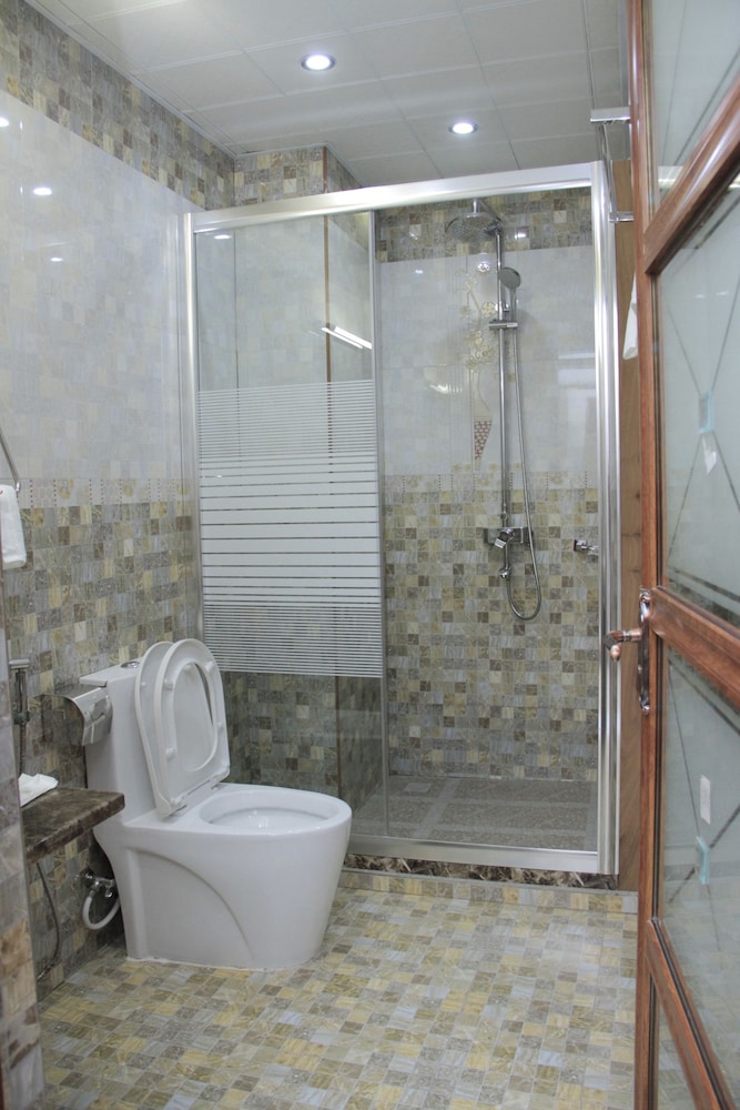 Zimbo Golden Hotel 33/37