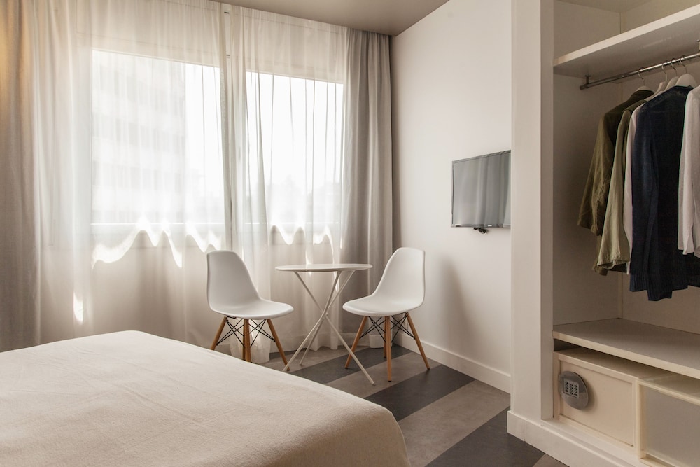 STANDARD, DOUBLE OR TWIN BED