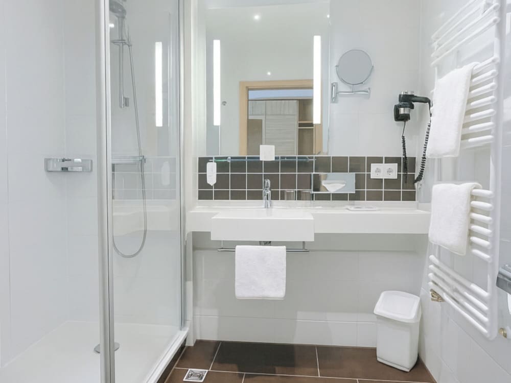 غرفة عائلية بسريرين منفصلين مع أريكة، Amber Hotel Bavaria 7/8