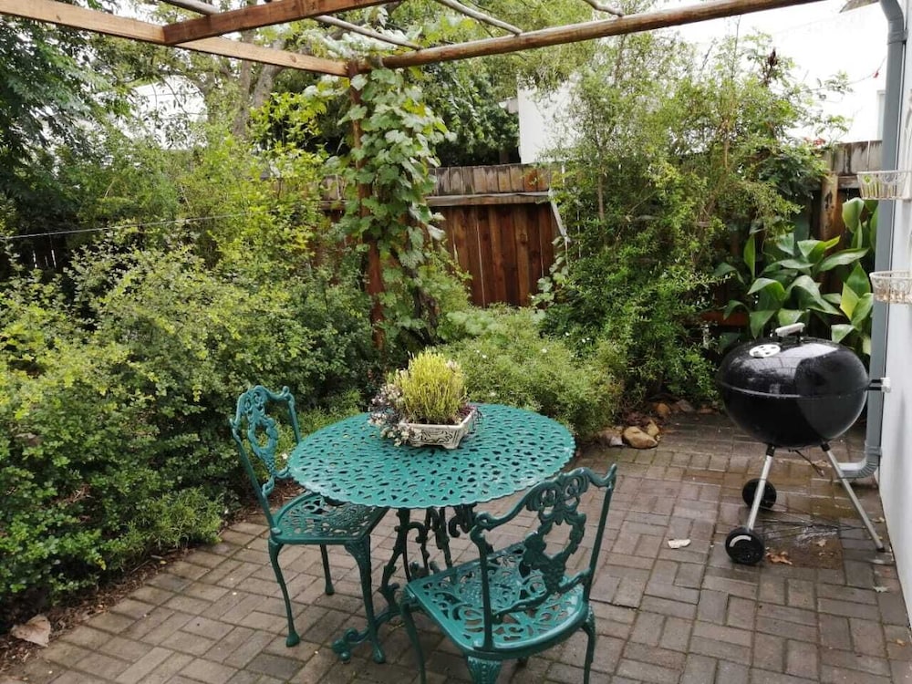 Fiore Guest Accommodation 37/50