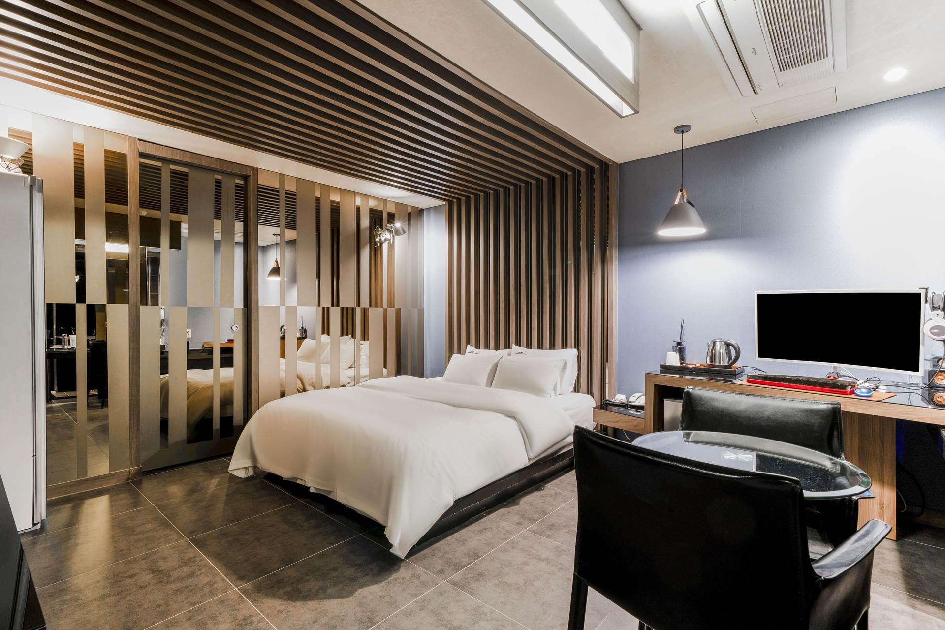 Valentine Hotel 16/34