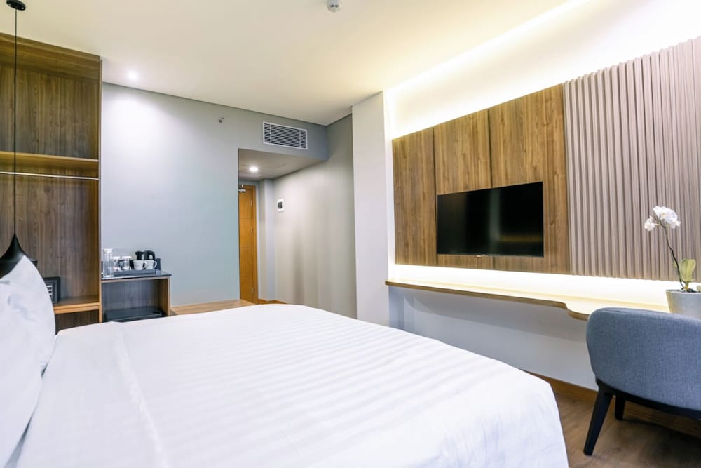 Aston Emidary Bangka Hotel and Conference Center 32/57