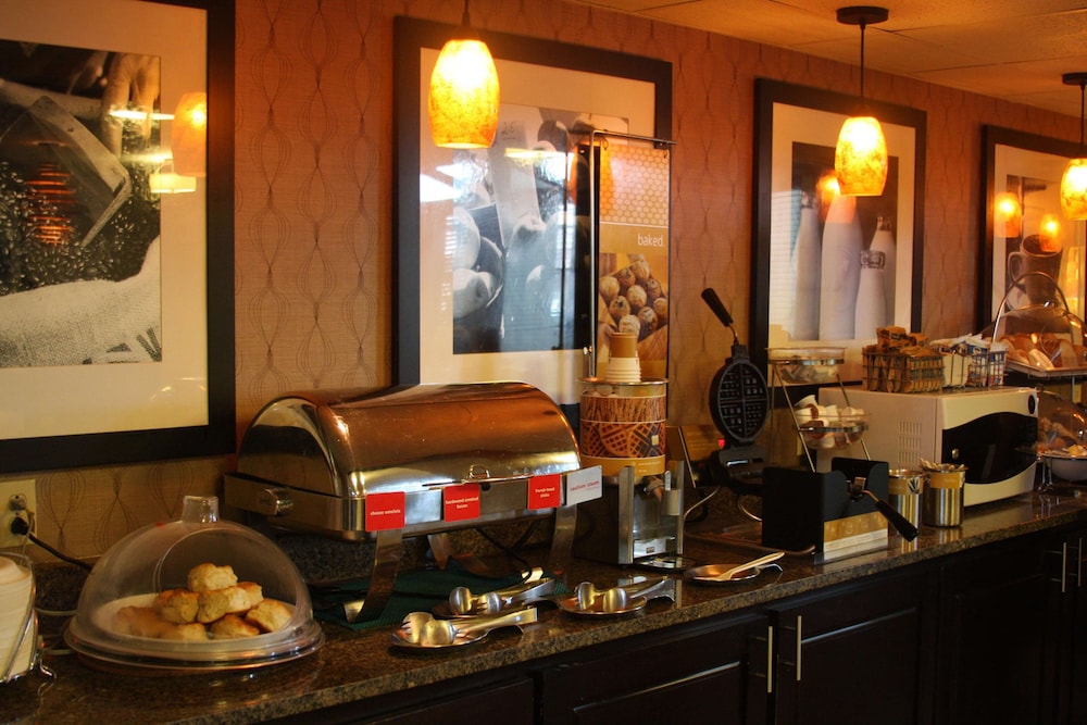 Hampton Inn Russellville 44/53
