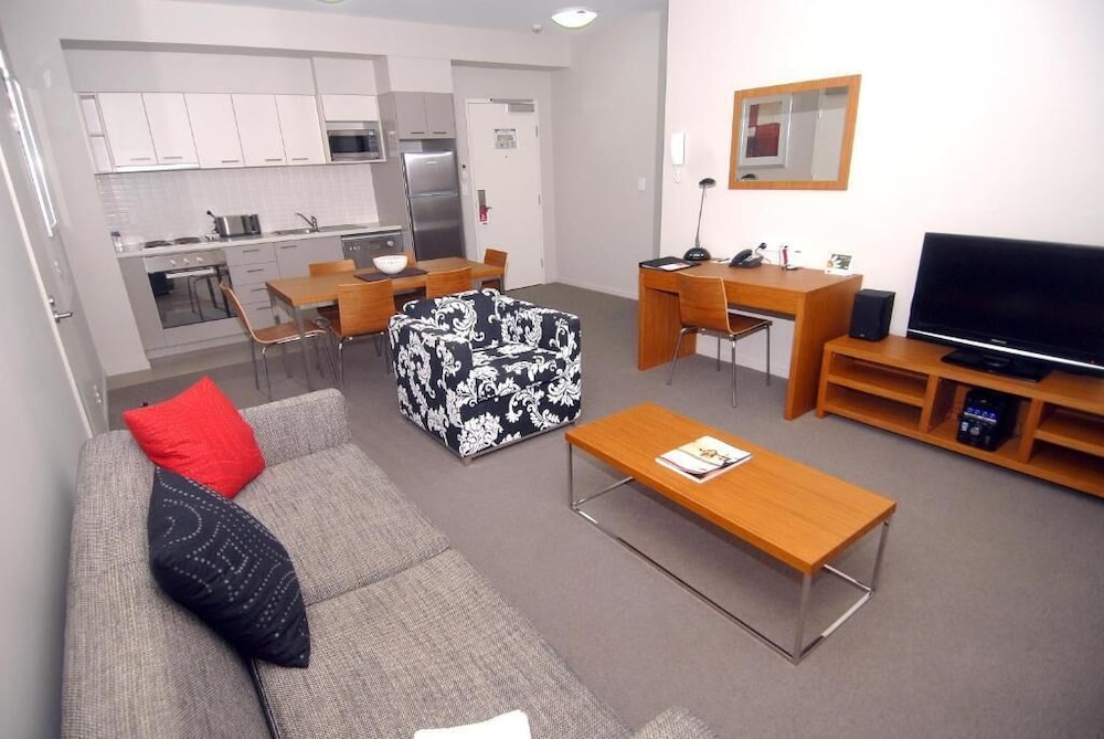 Gladstone Downtown Central Apartment Hotel 30/48