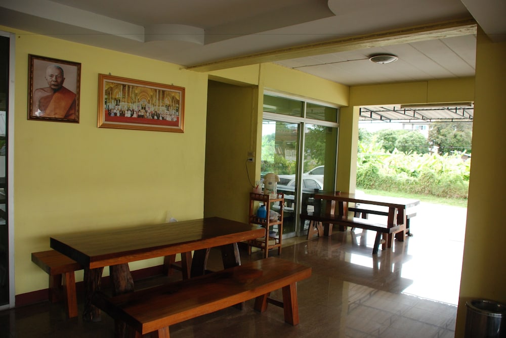 Nuttasit Apartment 30/34