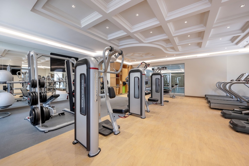 Dusit Hotel And Suites 32/64