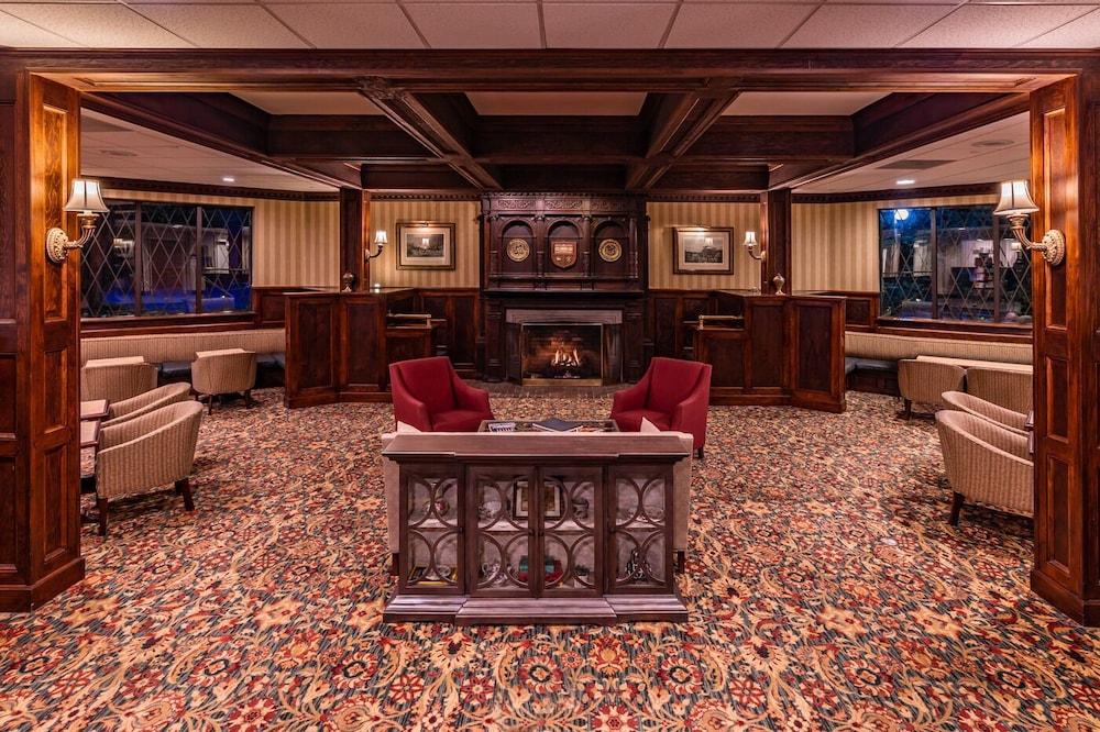 English Inn of Charlottesville 34/60