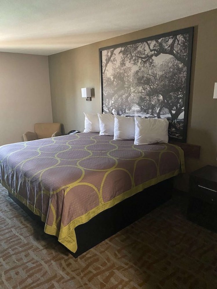 Surestay Hotel By Best Western Alexandria Airport 14/36