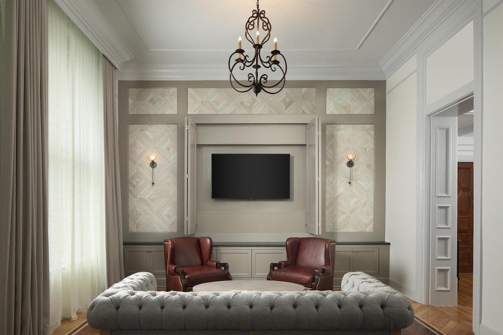 The Driskill In the Unbound Collection By Hyatt 40/50