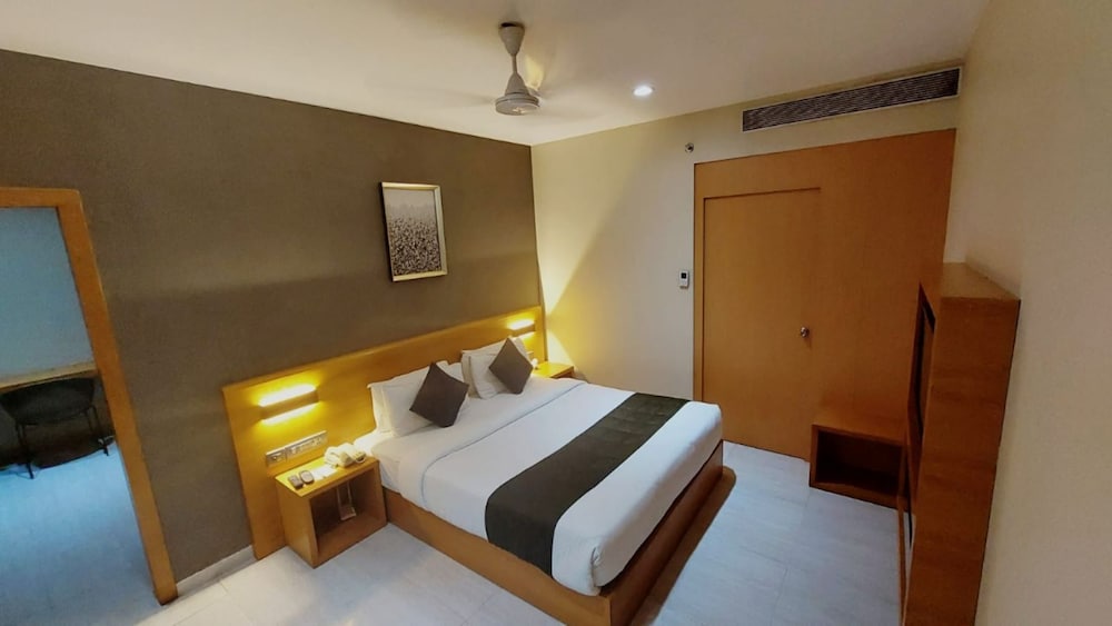 Hotel Suba Elite 7/44