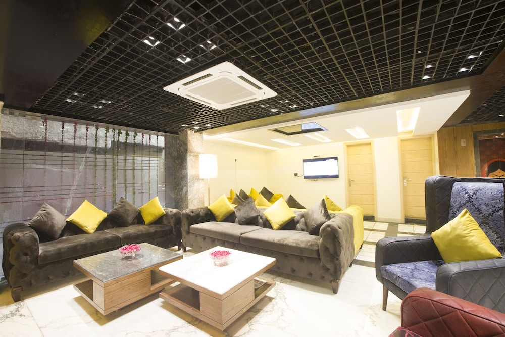 Staybook Hotel Nitya Maharani 35/50