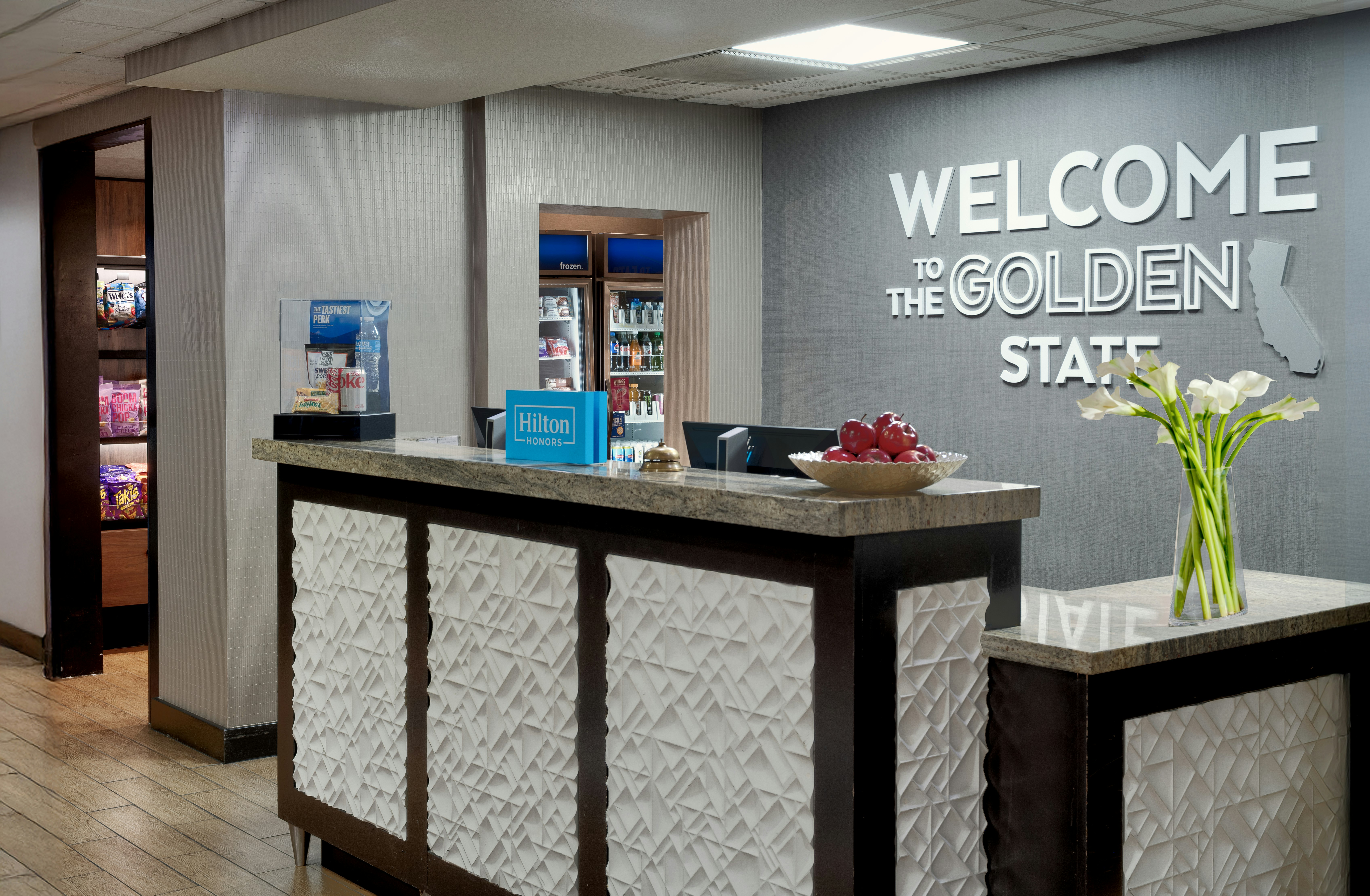 Hampton Inn & Suites Palm Desert 7/64