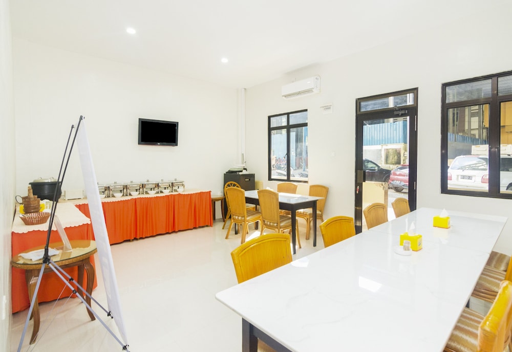 Oyo 1867 Kara Guest House 39/43