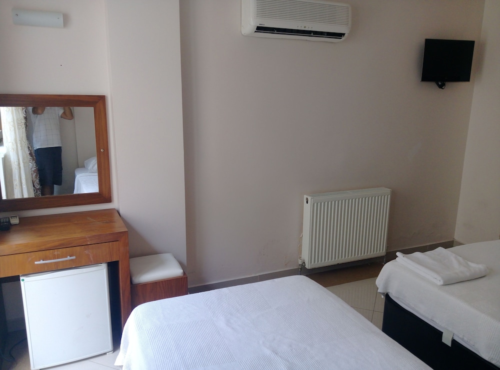 Dinara Hotel 16/66