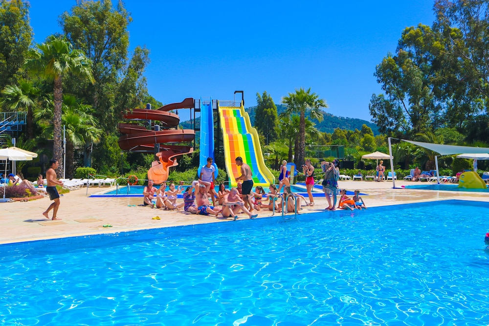 Fortezza Beach Resort 7/70