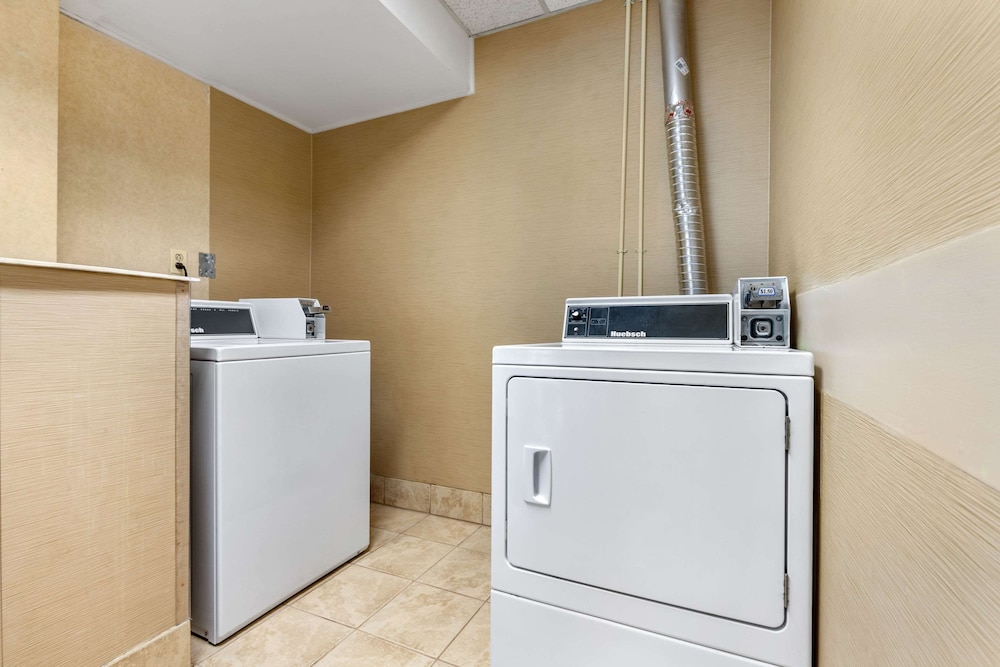 Comfort Inn & Suites Clemson - University Area 19/49