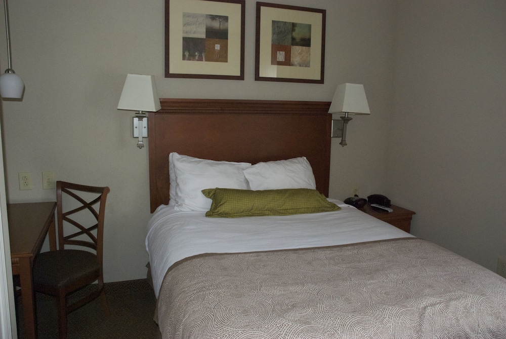 Candlewood Suites Bordentown-Trenton 24/79