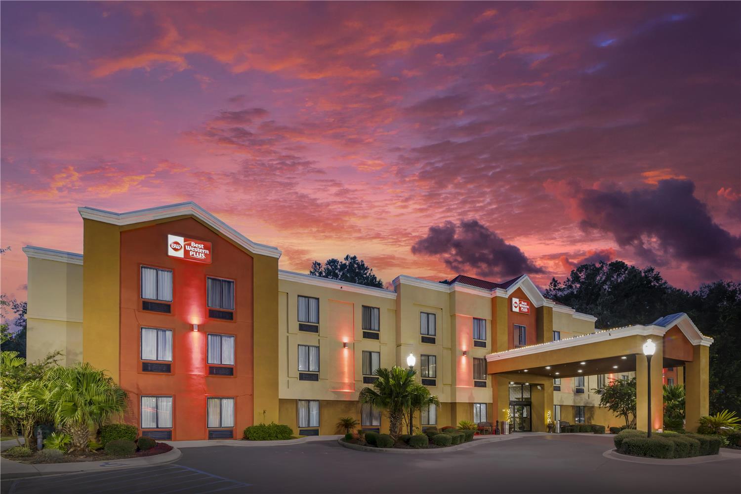 Best Western Plus Richmond Hill Inn 2/53