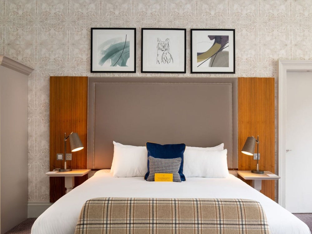 PREMIUM, KING BED