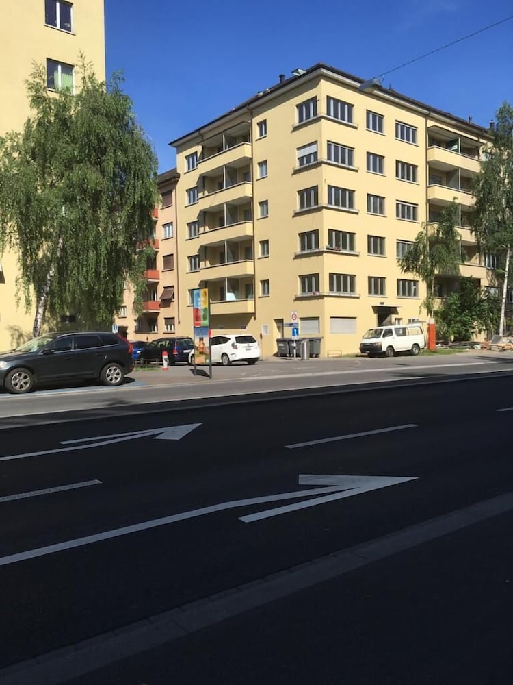 Zurich Furnished Homes 2/50